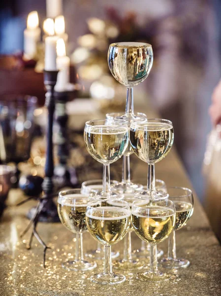 Verres Champagne Sur Table Noël Gros Plan — Photo