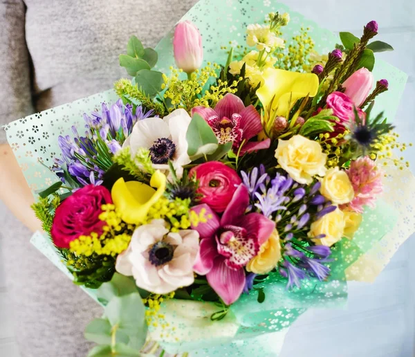 Nice Bouquet Hands Woman — Stock Photo, Image