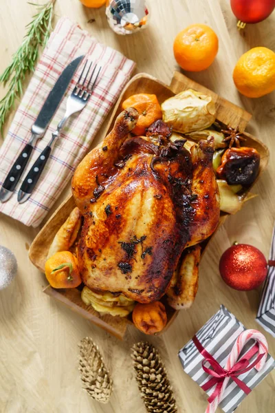 Pollo Arrosto Sulla Tavola Natale — Foto Stock