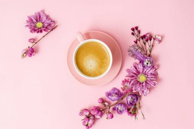 kahve pembe pastel masa üstü görünümü