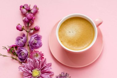 kahve pembe pastel masa üstü görünümü