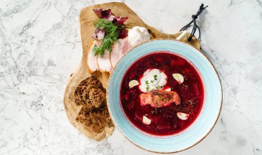 Pancar çorbası, etli yakın çekim