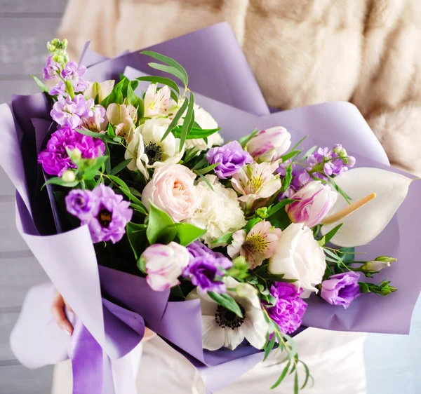 Nice Bouquet Hands Woman — Stock Photo, Image