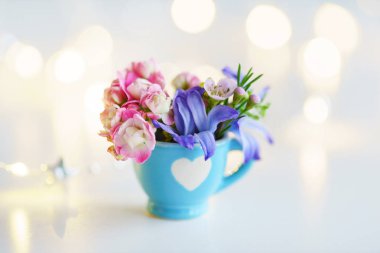 güzel çiçeklerle Kupası, yakın çekim