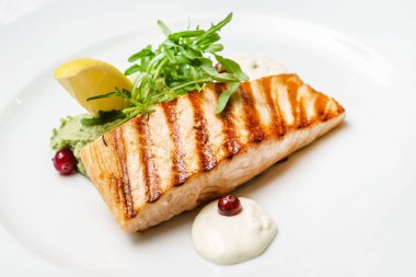 limon, somon steak yakın çekim