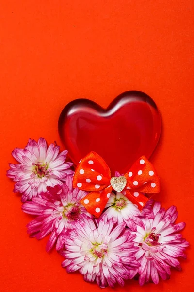 Corazón Rojo San Valentín Sobre Fondo Rojo —  Fotos de Stock