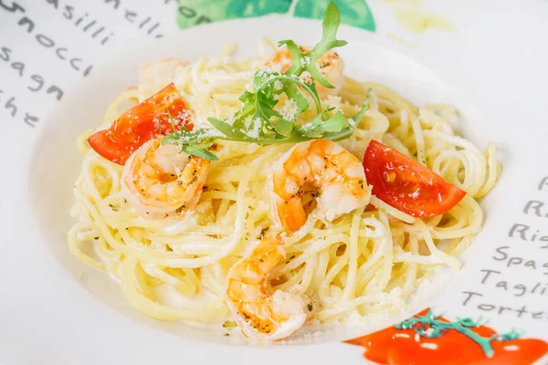 pasta with shrimps, close up