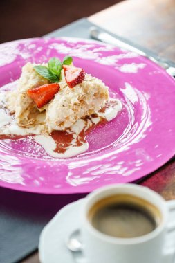 taze çilek, pastayla yakın çekim