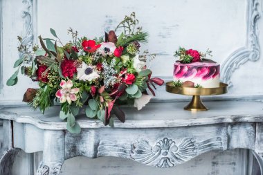 Düğün buketi ve kek, kapat