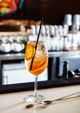 kokteyl barda cam. Yakın çekim