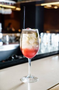 kokteyl barda. Yakın çekim
