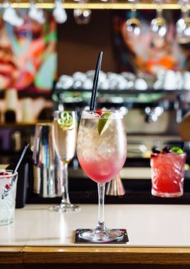 kokteyl barda. Yakın çekim