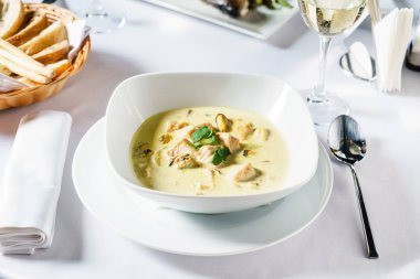 balık çorbası restoranda, yakın çekim