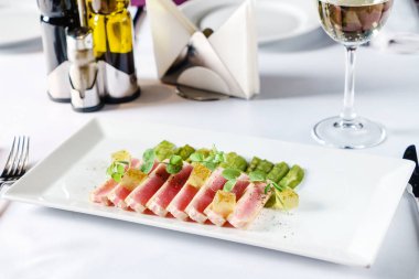 Genç bezelye, ton balığı yakın çekim