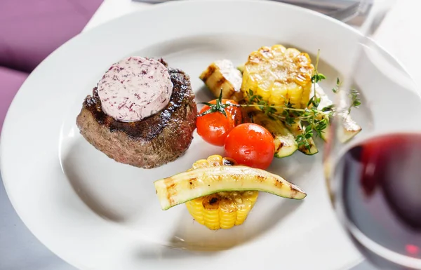 Steak Grilled Vegetables Table — Stock Photo, Image