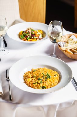 restoranda, kabak risotto yakın çekim