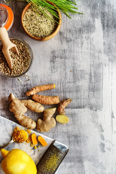 Frische Gesunde Lebensmittel Auf Den Tisch Hautnah — Stockfoto