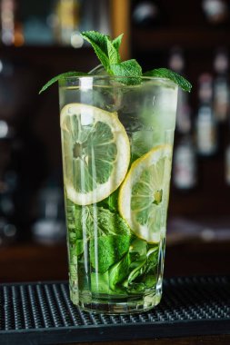 taze kokteyl barda, yakın çekim