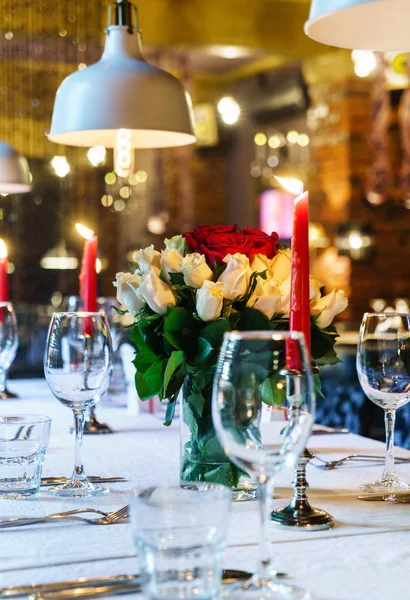 Hochzeitstisch Mit Kerzen Nahaufnahme — Stockfoto