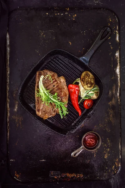 Serpenyőben Sült Steak Közelről — Stock Fotó