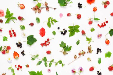 çilek beyaz konseptiyle yaz 