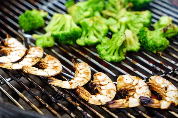grilled shrimps with vegetables, close up