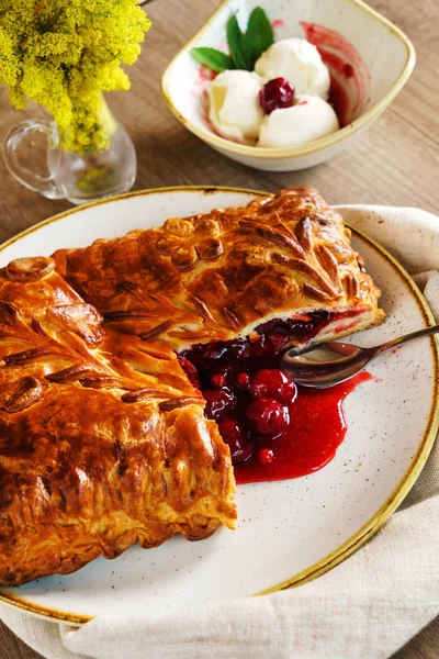 Kuchen Mit Frischen Beeren Aus Nächster Nähe — Stockfoto