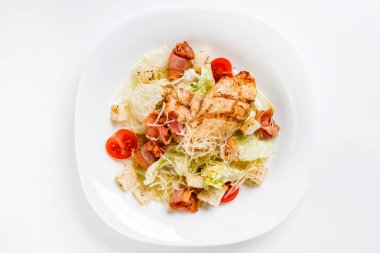 Sezar salatası, yakın