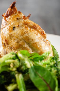 tavuk göğsü ile salata, yakın çekim