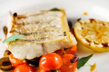 Sebzeli balık, yakın çekim.