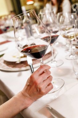 restoranda tatmak şarap, yakın çekim
