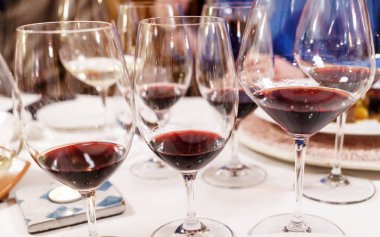 restoranda tatmak şarap, yakın çekim