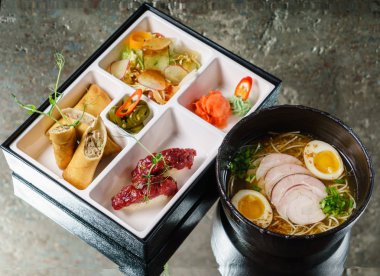 bir bento kutusuna yemek, yakın çekim 