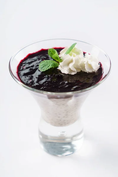 Berry Dessert Met Chia Zaden Close — Stockfoto