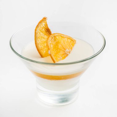 Turuncu panna cotta, yakın