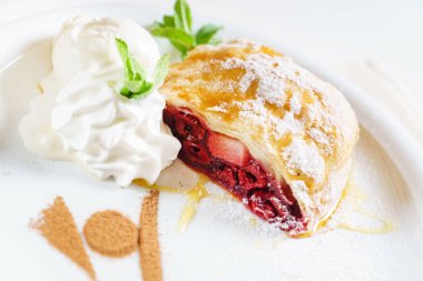 Strudel kiraz ile yakın çekim