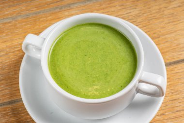 bezelye kremalı çorba, yakın çekim