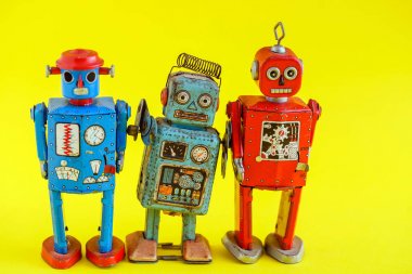 Vintage bir rüzgar yukarıya oyuncak robotlar, yakın çekim