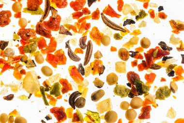 arka plan beyaz üzerine baharat, yakın çekim