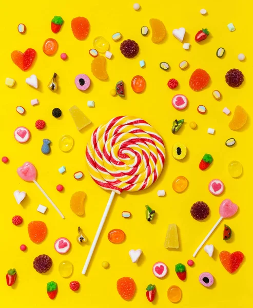 Colorful Candy Yellow Background — Stock Photo, Image