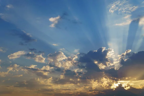 Strahlend Blauer Sonnenaufgang Himmel Hintergrund — Stockfoto