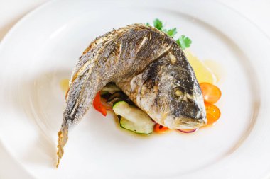 Sebzeli balık, yakın çekim.