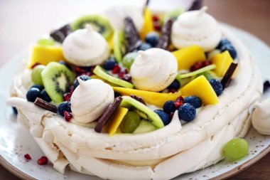 çilek, kremayla kapatalım