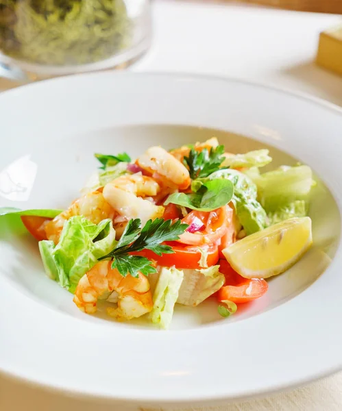 Salade Aux Crevettes Gros Plan — Photo