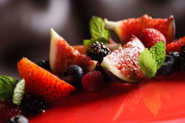 güzel kek çilek ile yakın çekim