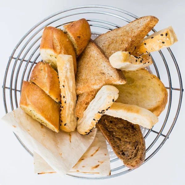 Frisches Brot Korb Nahaufnahme — Stockfoto