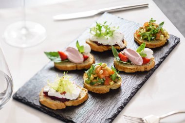 kanepe, farklı tür yakın çekim