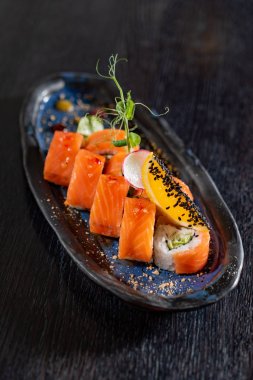 lezzetli suşi restoranında, yakın çekim