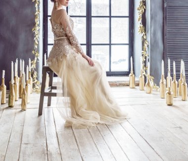 genç güzel bir gelin kılığında