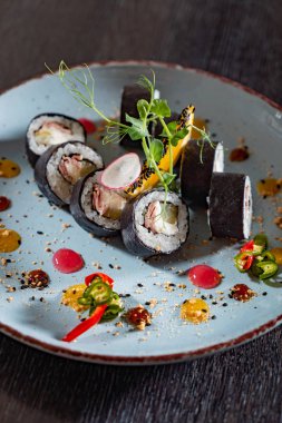 lezzetli suşi restoranında, yakın çekim